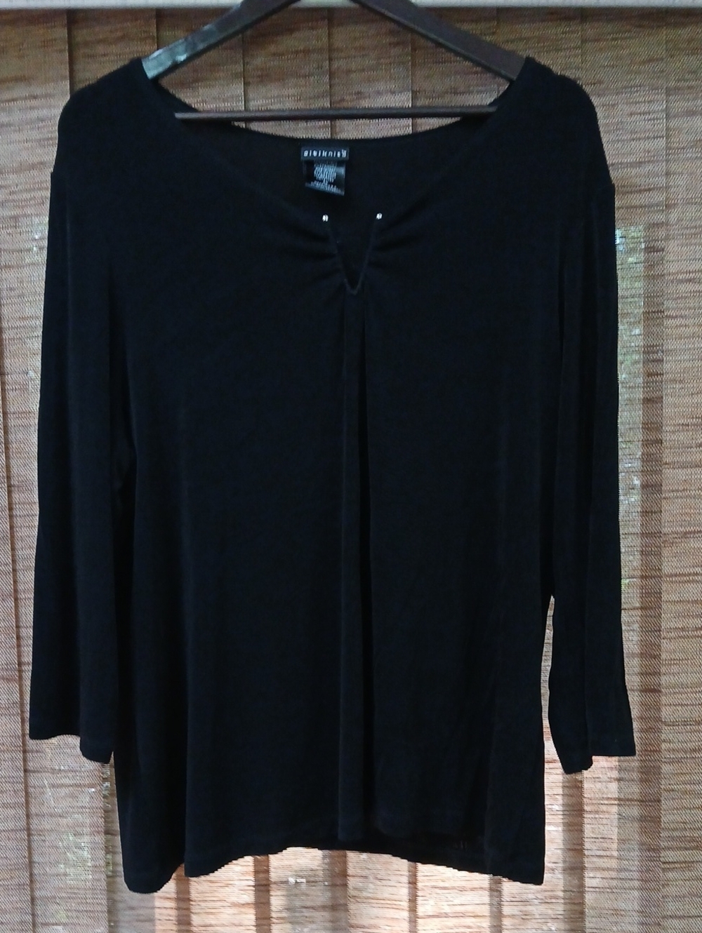 Signature Studio Women's Black Long-Sleeve Scoop Neck Top with Front Pleat